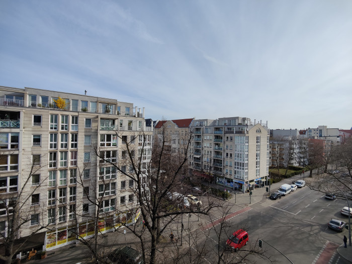 Anders bei der Superweitwinkelkamera: Die mit dem Oneplus 9 Pro gemachte Aufnahme ist wesentlich schärfer als die des Oneplus 10 Pro. (Bild: Tobias Költzsch/Golem.de)